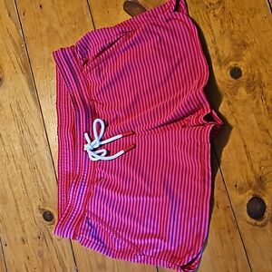 Womens M vineyard vines shorts